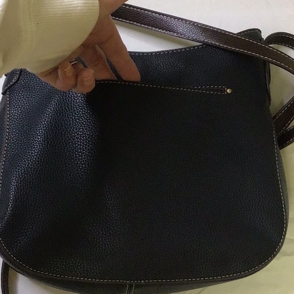 Chala paw print crescent crossbody bag. - Picture 8 of 9